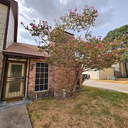 Centrally Located Houston Retreat! Sleeps 8, 10 Min To Downtown, Free Parking מראה חיצוני תמונה