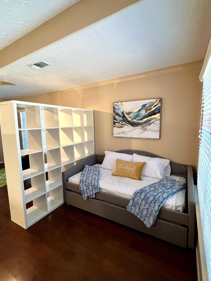 Centrally Located Houston Retreat! Sleeps 8, 10 Min To Downtown, Free Parking מראה חיצוני תמונה