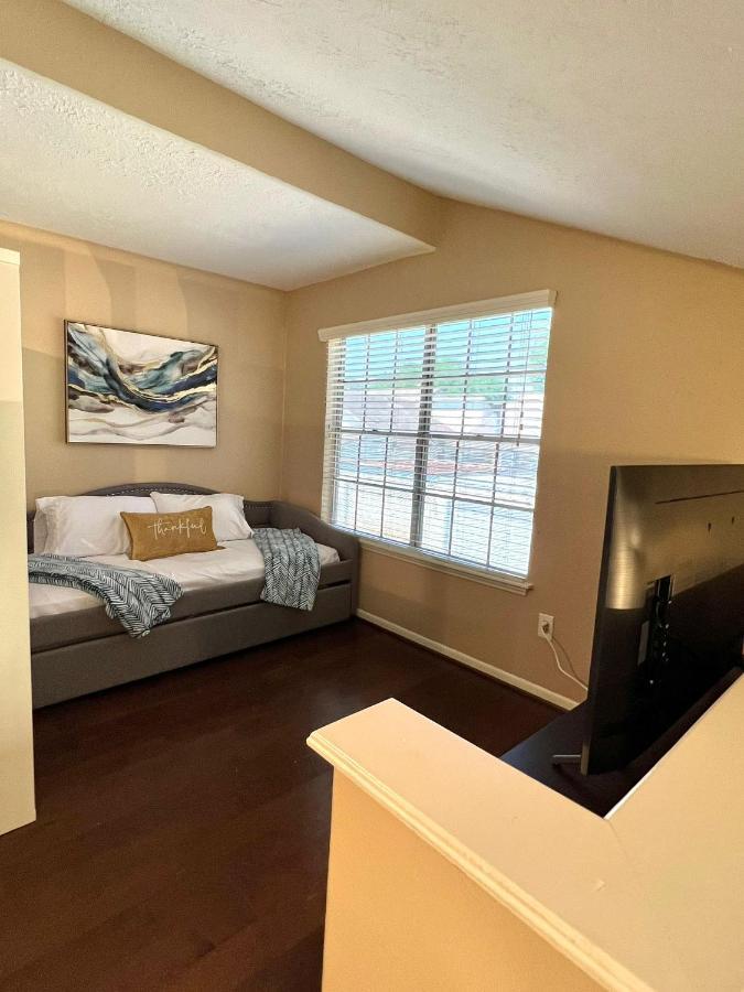Centrally Located Houston Retreat! Sleeps 8, 10 Min To Downtown, Free Parking מראה חיצוני תמונה