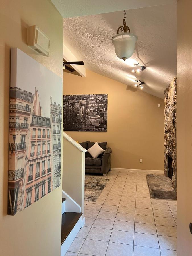 Centrally Located Houston Retreat! Sleeps 8, 10 Min To Downtown, Free Parking מראה חיצוני תמונה