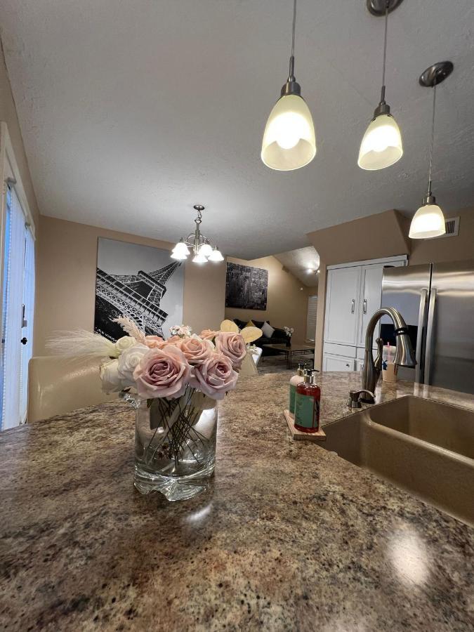 Centrally Located Houston Retreat! Sleeps 8, 10 Min To Downtown, Free Parking מראה חיצוני תמונה