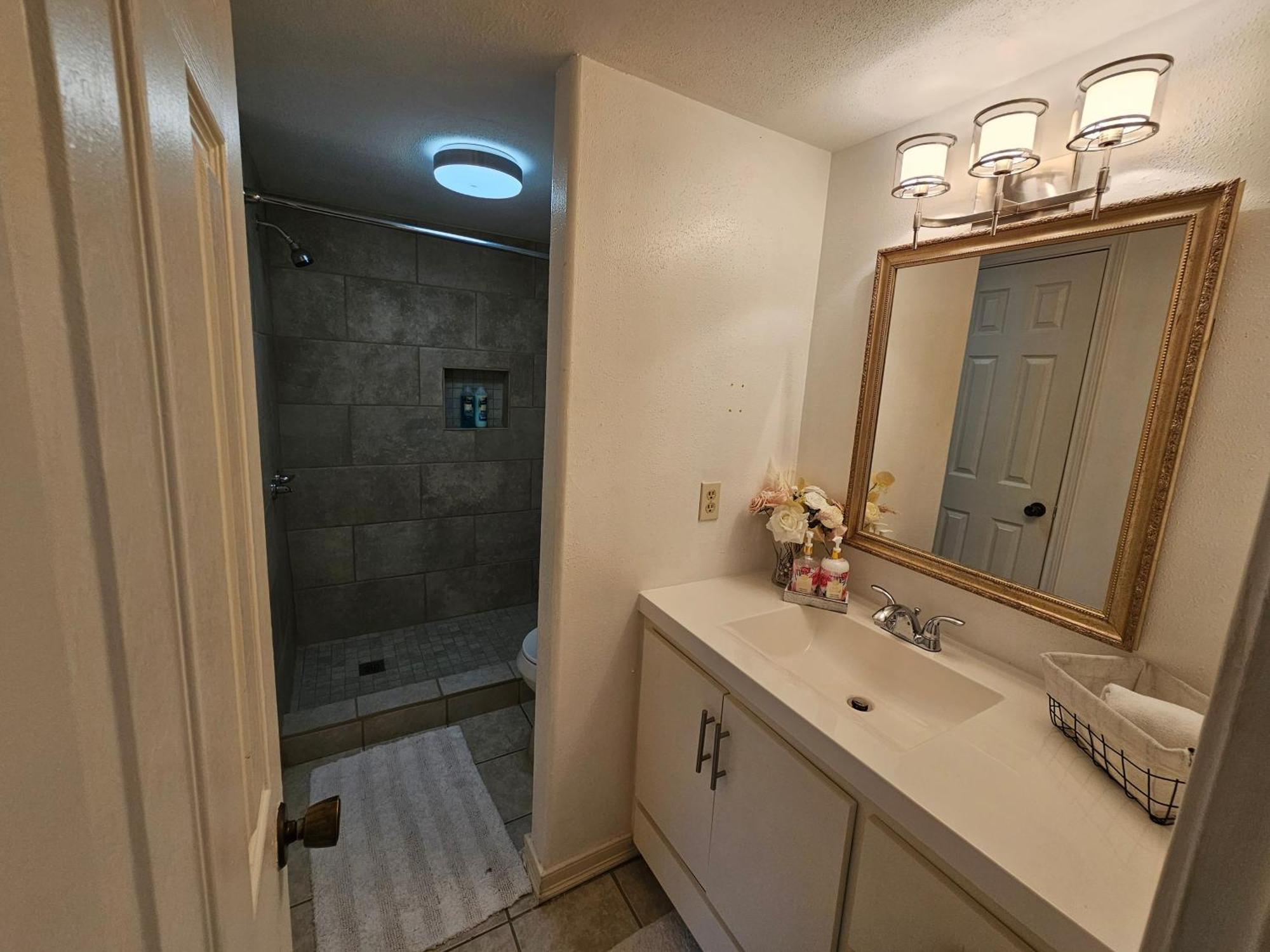 Centrally Located Houston Retreat! Sleeps 8, 10 Min To Downtown, Free Parking מראה חיצוני תמונה